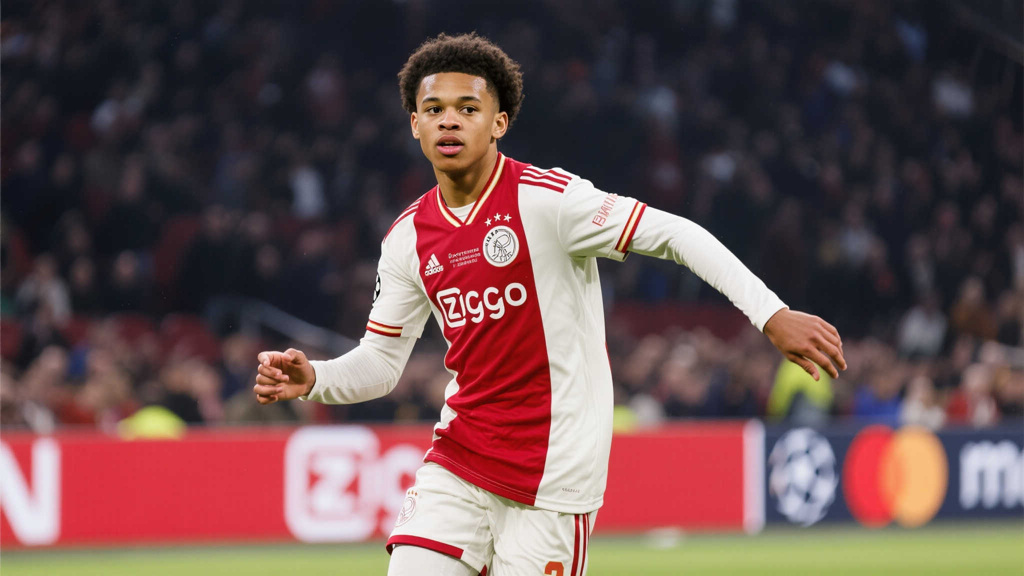 赫拉芬贝赫:有幸效力于三大豪门,拜仁赋予我独特心境 作为一名崭露头角的小将,赫拉芬贝赫最初在荷兰豪门阿